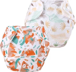 Set van twee herbruikbare zwemluiers met witte drukknopen, bergprint en botanische bladprint