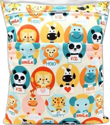 Wetbag met dubbele rits, bedrukt met kleurrijke cartoon dieren zoals panda, leeuw, koe en olifant.