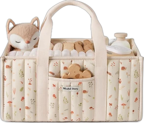 Blissful Diary luierorganizer met bosdierenprint Beige luierorganizer met handvatten, bosprint, luiers, vosknuffel, flesje, doekjes en houten bijtring.