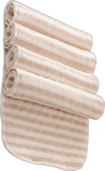 Vier gerolde wasbare boosterpads met zachte beige en bruine strepen op een zwarte achtergrond