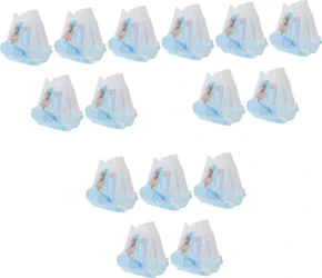 Vijftien wegwerp zwemluiers met blauw-witte kleur en zachte print op witte achtergrond