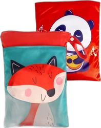 Set van twee wetbags met rode vos op turquoise tas en panda op rode tas, met ritssluiting en draaglus.