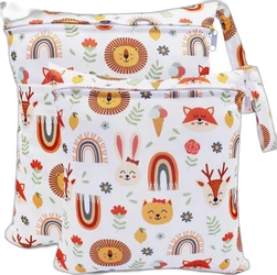 Set van twee wetbags met witte achtergrond en vrolijke dieren en regenbogen in warme kleuren