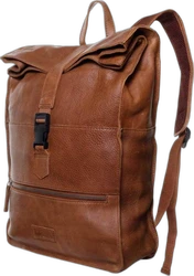 cognac kleurige leren rugzak mozz bags gobi met rolltop en gespsluiting