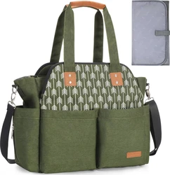 Luiertas schoudertas met pijlenprint en aankleedkussen groen Groene luiertas met witte pijlenprint en losse grijze aankleedkussen hoes