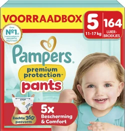 Pampers Premium Protection Maat 5 luierbroekjes voorraadbox met 164 stuks, met afbeelding van een lachend kind.