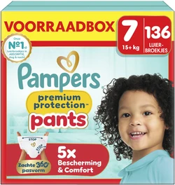 Pampers Premium Protection Pants, maat 7, 136 stuks, vanaf 15kg, met afbeelding van kind.