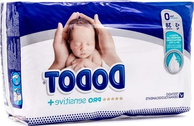 Blauw-witte Dodot Sensitive maat 0 verpakking met babyfoto en aanduiding 38 luiers