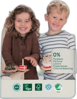 Bambo Nature luierbroekjes met vrolijke kinderafbeelding Verpakking van Bambo Nature luierbroekjes met twee lachende kinderen, 0 procent aanduiding en keurmerkiconen